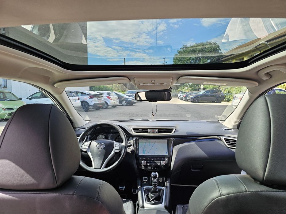 Vând Nissan Qashqai TEKNA ALL-MODE 4×4