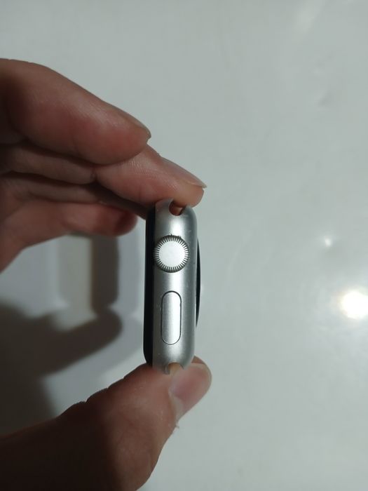 Apple watch series 3 38mm в идеальном состоянии полный комплект