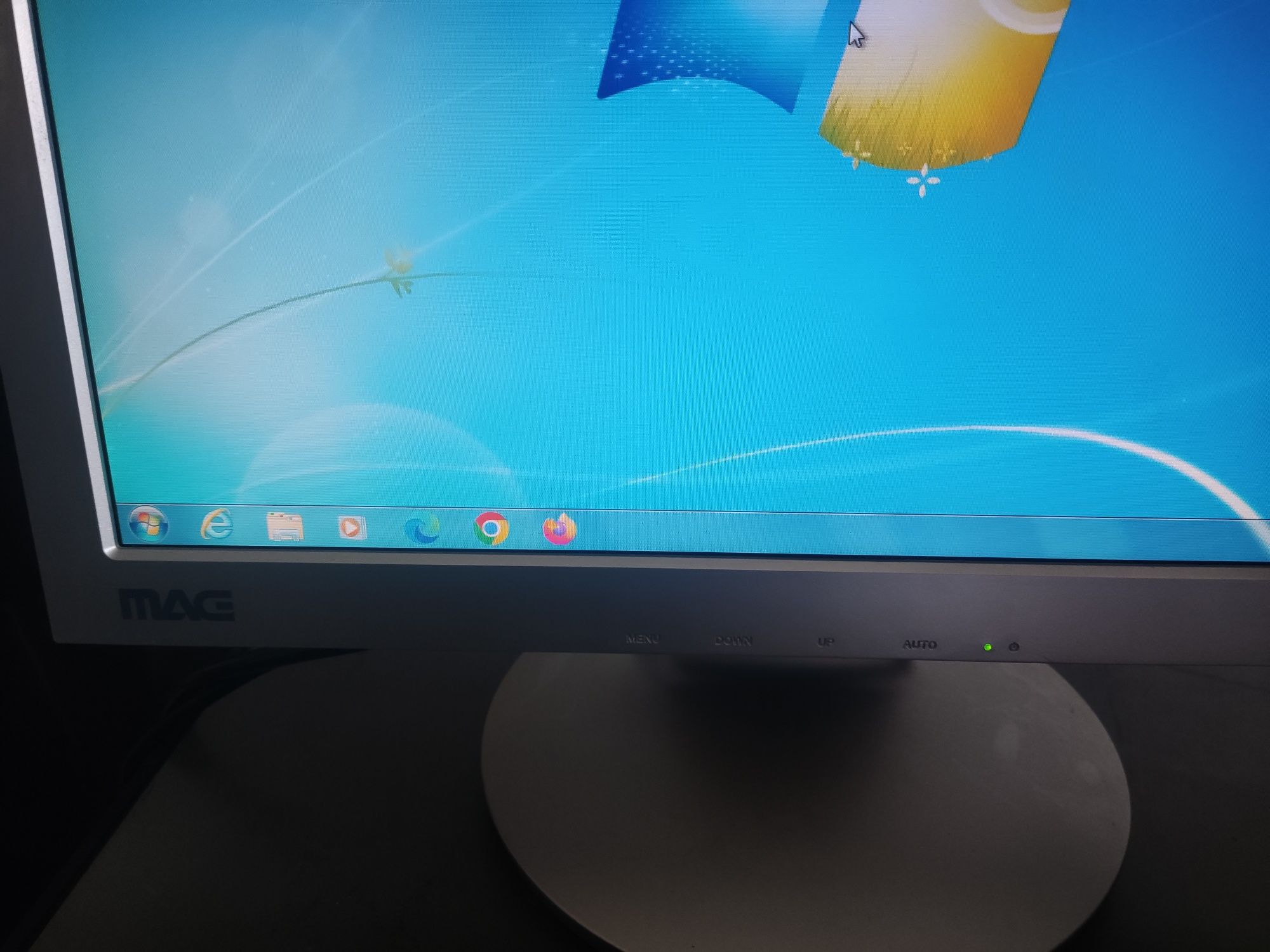 Монитор MAG-LP717 17 инча LCD. На символична цена..