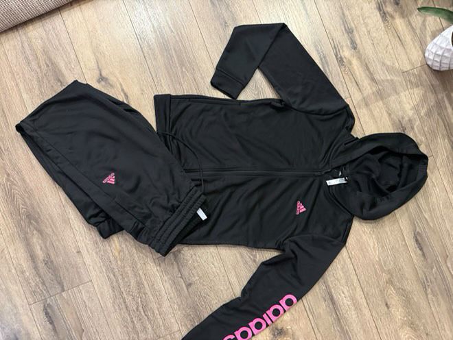 Дамски екип adidas нов