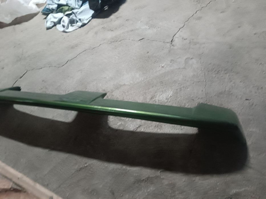 Продам спойлер на ниву