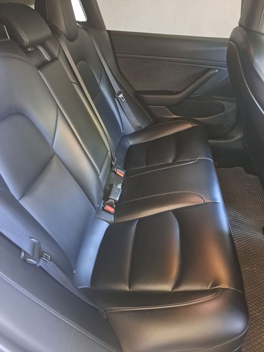 Tesla  model 3  srochna sotiladi