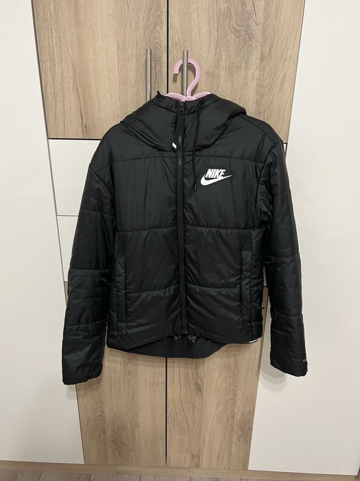 Дамско яке Nike