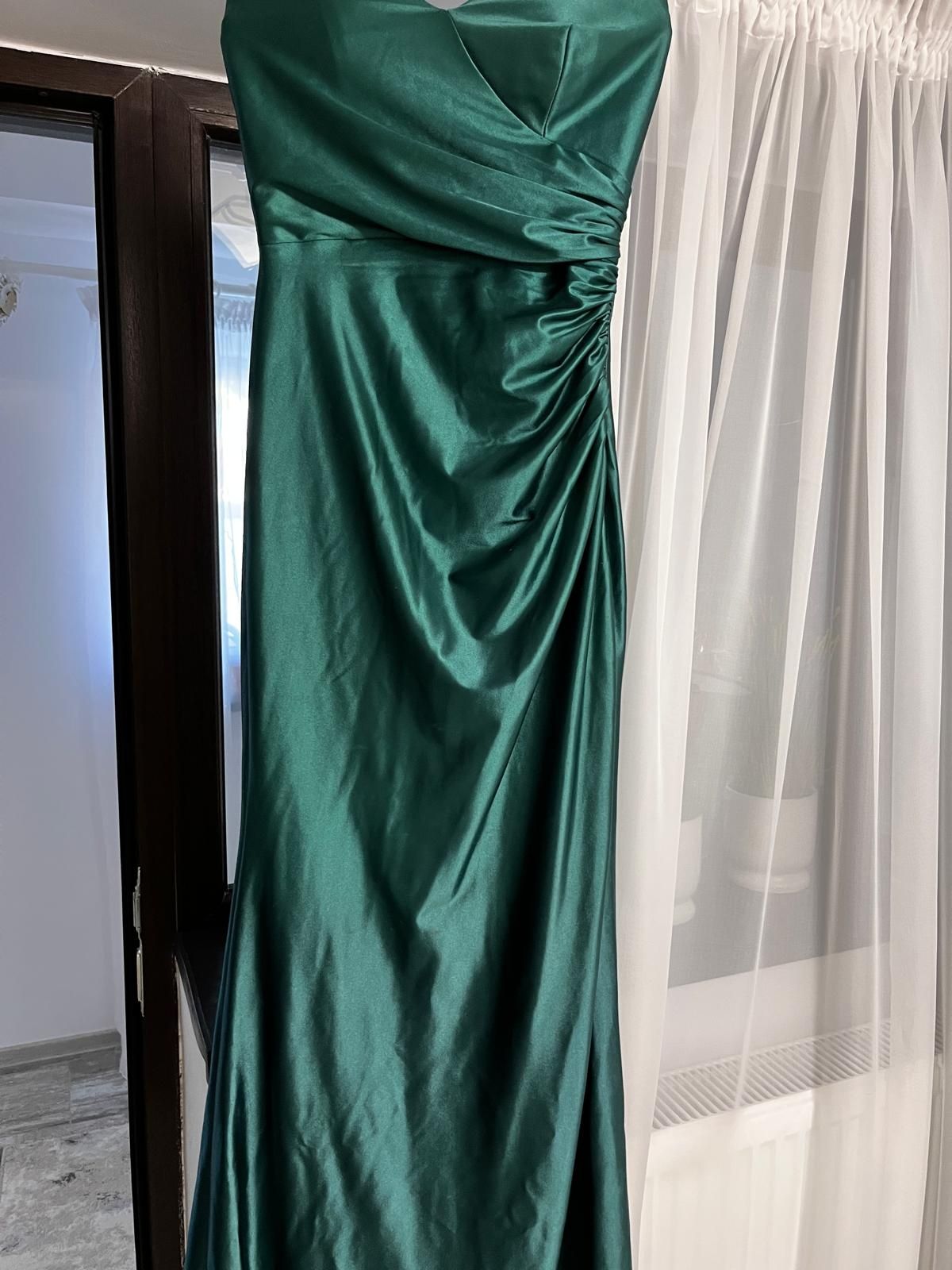 Vând rochie elegantă!
