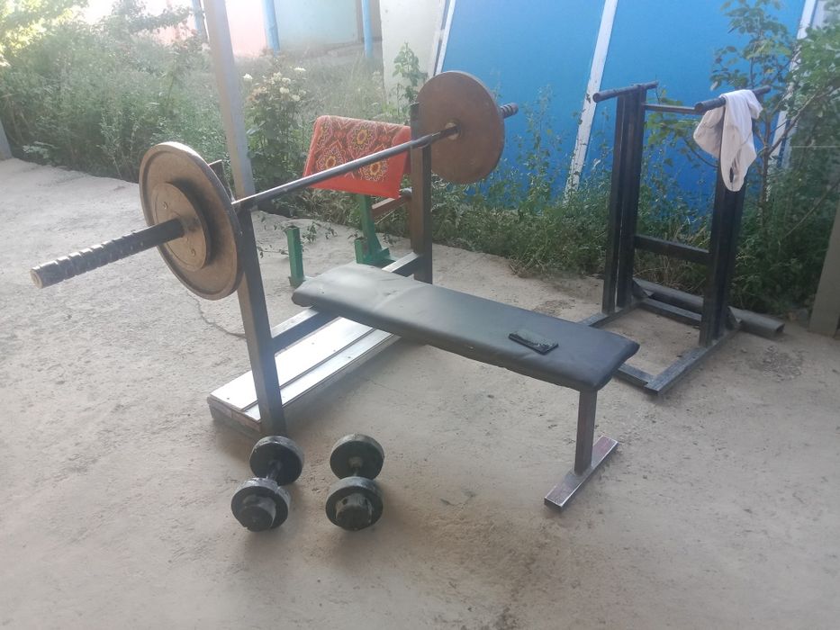 Лежак советский штангамен сатылады гриф 20кг,20кг блины 2штук,5кг 2шту