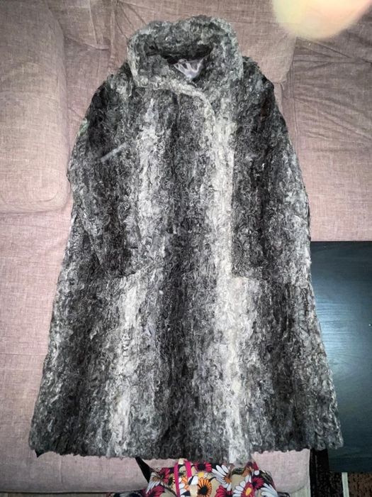 Шуба каракуль очень теплая и красивая