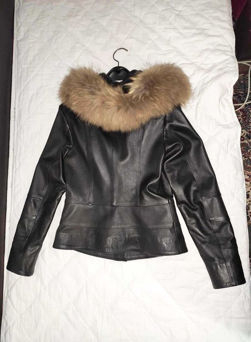 Продавам яке дамско от естествена кожа