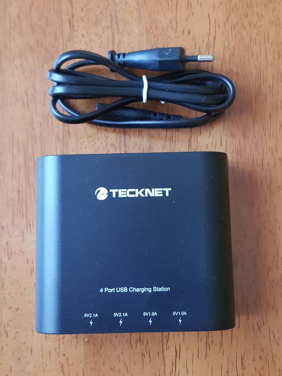 Зарядно устройство Technet с 4 USB порта