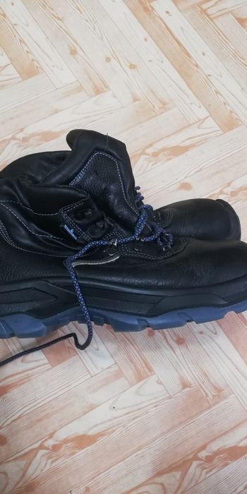 Продам ботинки зимние