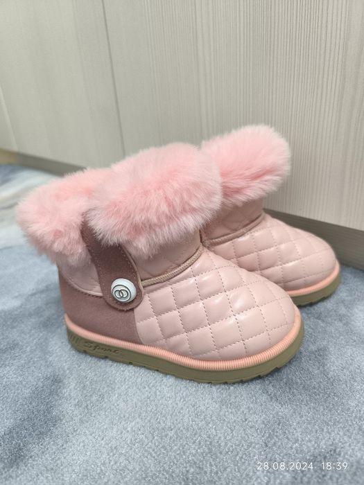 Продам зимние сапожки на размер 26 27 новые