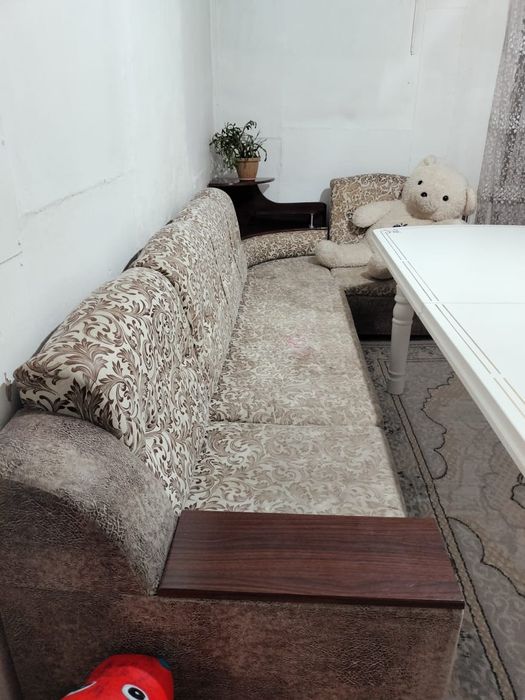 Продам диван углавой