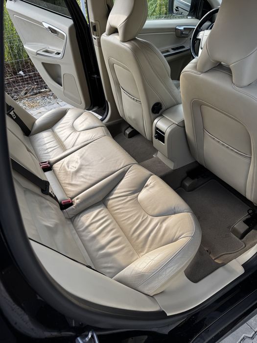 ANUNȚ DE VÂNZARE – Volvo XC60 D4 181 CP Automată