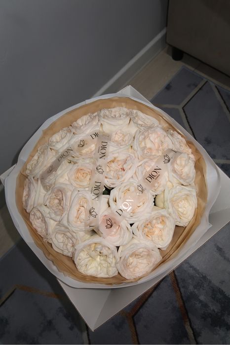 Белый букет цветов