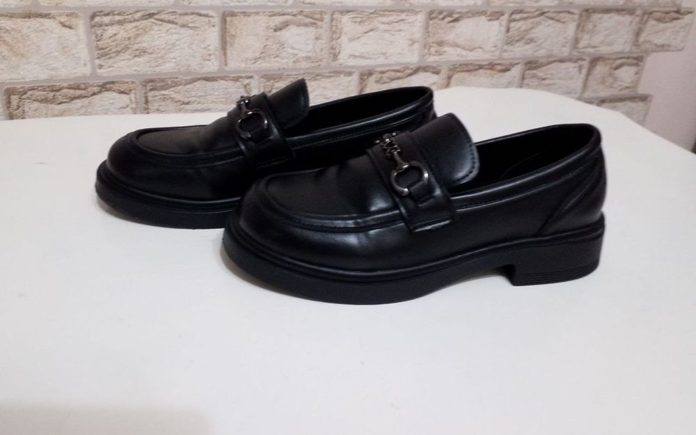 Продаю женские лоферы, 37.5