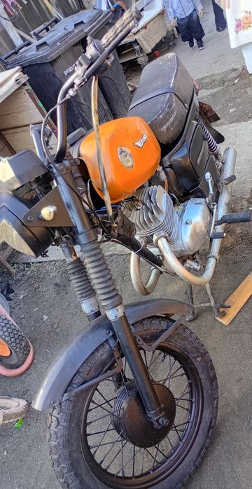 Vând motocicleta voshod