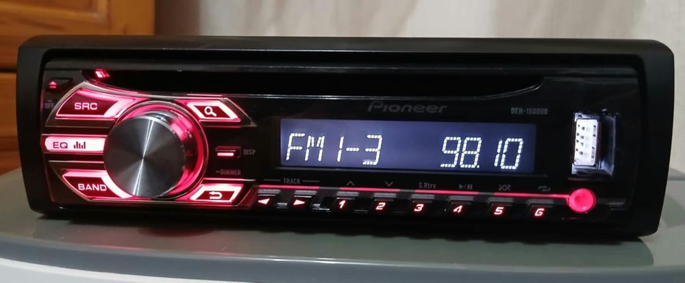 Ресийвър Pioneer CD USB Aux 4x50W
