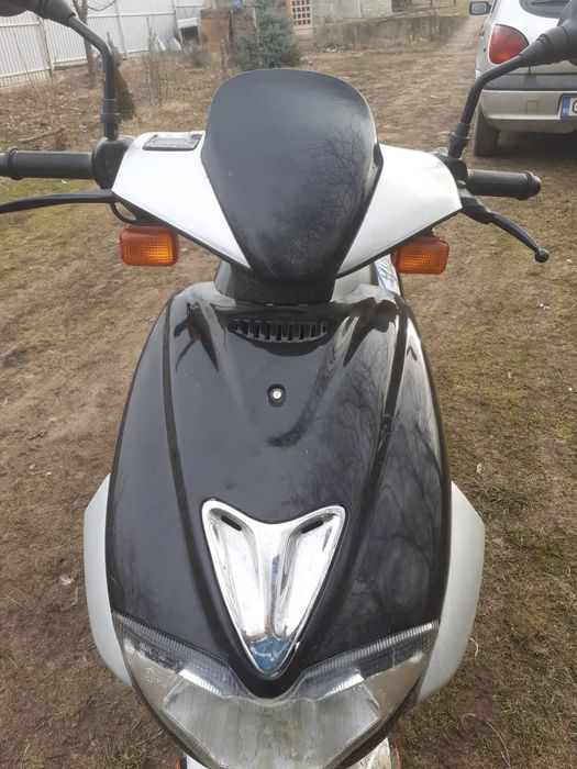 Vând moto scuter CPI 49cc schimb cu animale