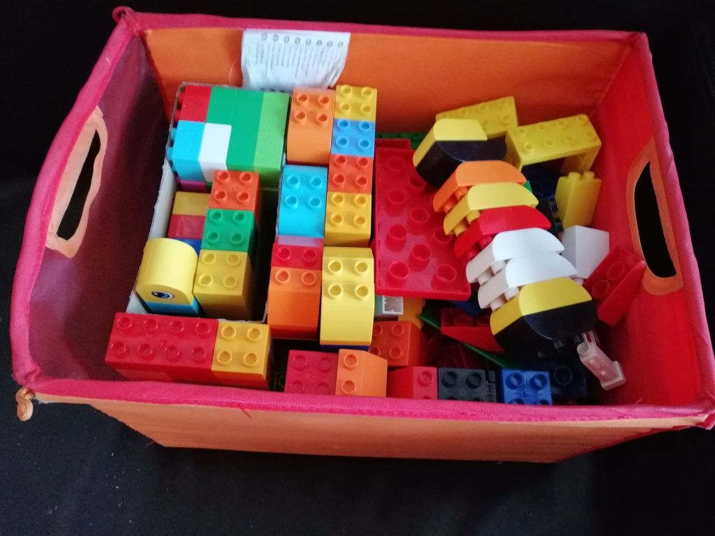 Măsuță cu placi LEGO