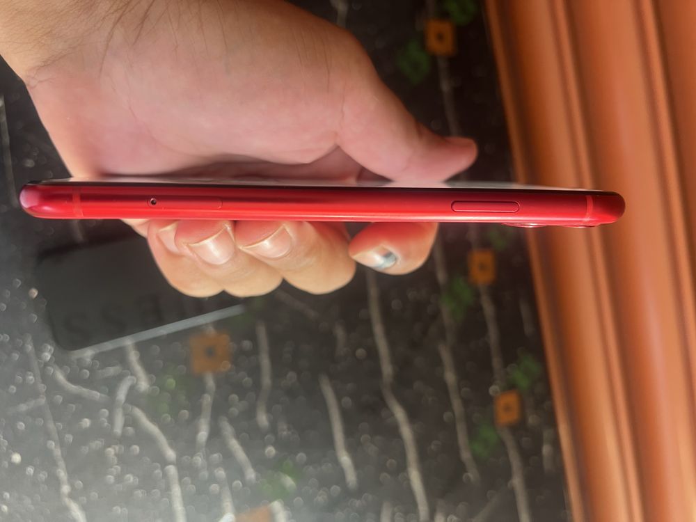 Iphone 11 в много добро състояние
