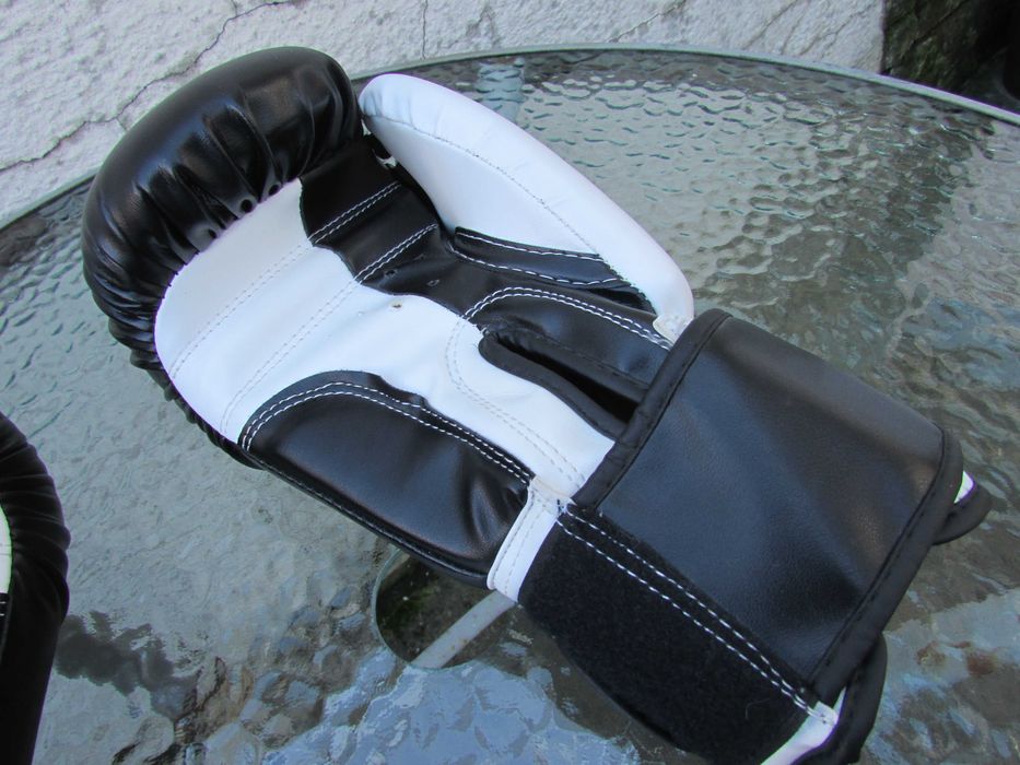 Боксови ръкавици Max Strength