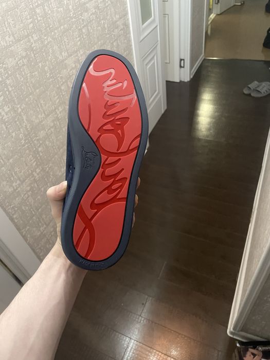 Лабутены с красной подошвой