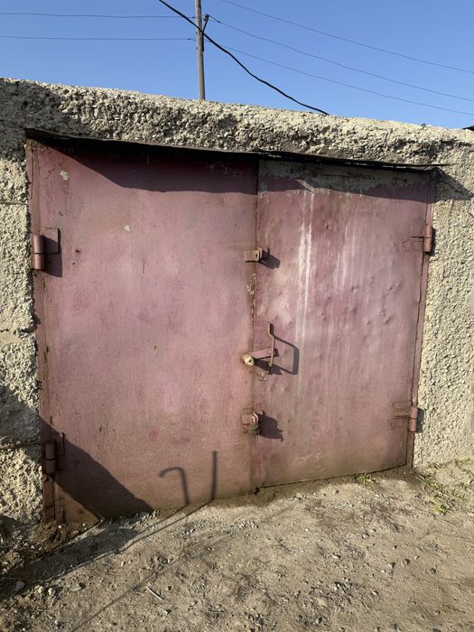 Капитальный ухоженный гараж под УАЗ в Балыкши возле Поликлиники и шк