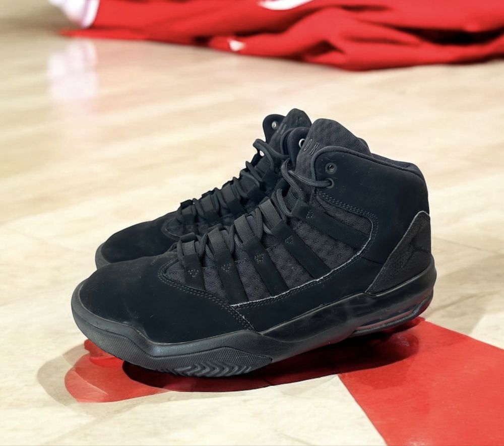 Jordan Max Aura  (43) Маратонки