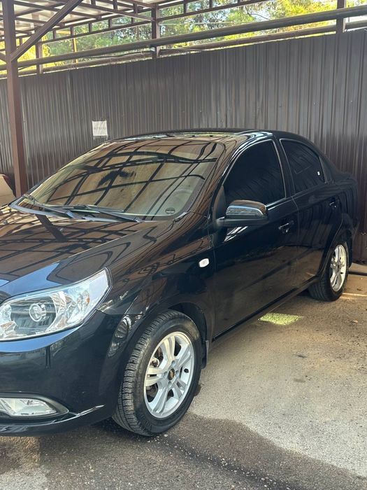 Продаю нексия  3 2017