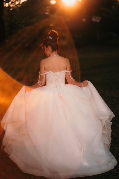 Vand rochie de mireasa model unicat Just Bride