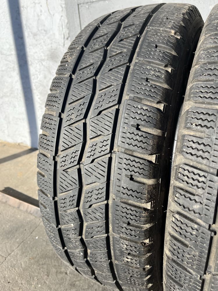 2 бр. зимни гуми за бус 215/65/16C Hankook 6/7 mm DOT 3519/3621