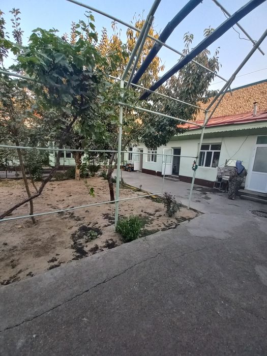 Rakat 6-sotok 20×30 Uchaska sotiladi buzib quriladigon