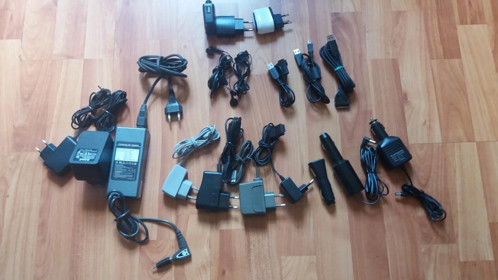 Încarcatoare auto,retea,cabluri date,casti telefoane