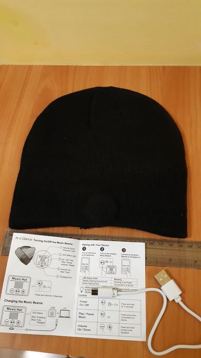 Fes (caciula) cu bluetooth NOU