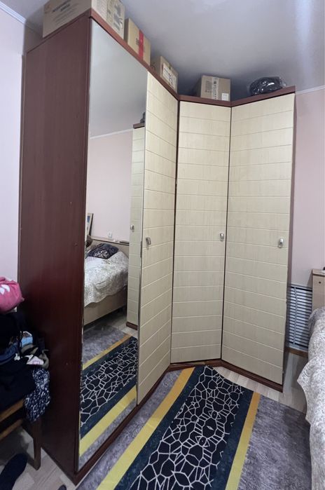 Угловой шкаф комнатный