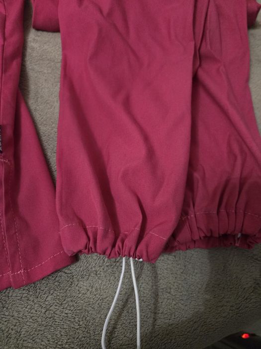 Розова медицинска униформа