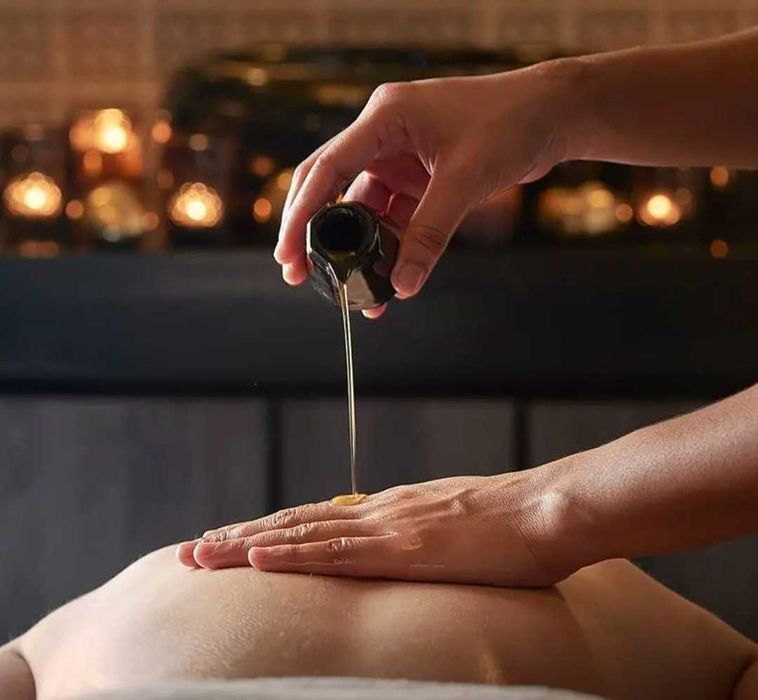 Maseur efectuez masaj la domiciliu