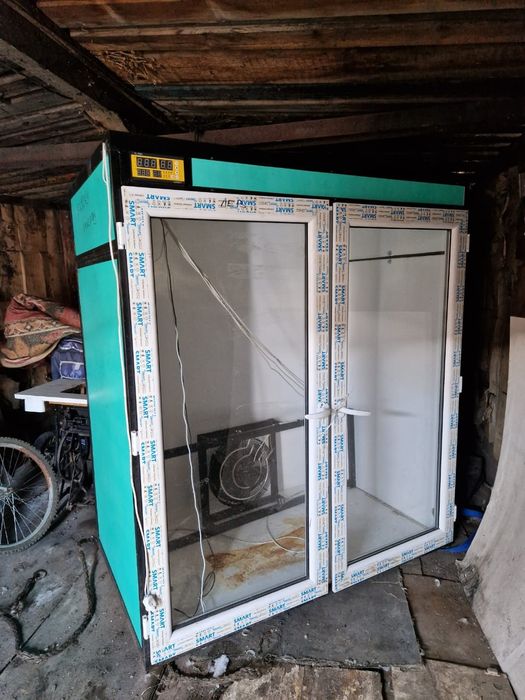Продам инкубатор на 2300 яиц