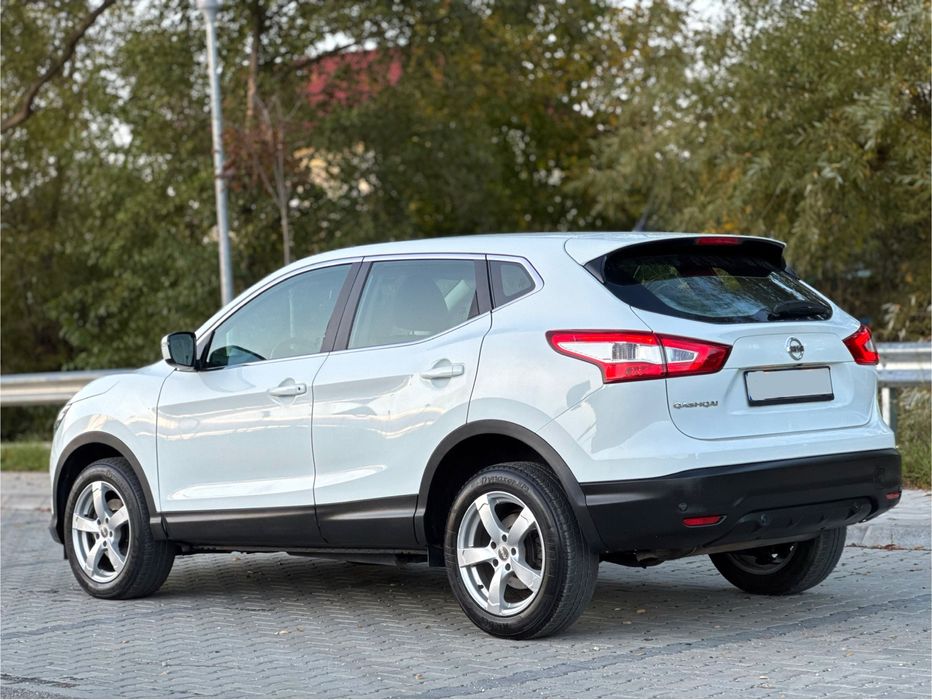 4x4 - Nissan Qashqai 1.6 DIESEL 2014 - Manual - Navi / Camera / 4WD
