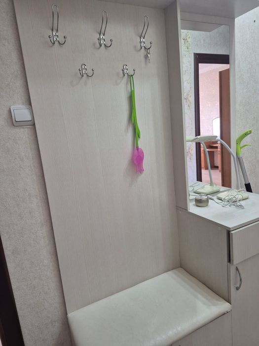 продам срочно прихожу