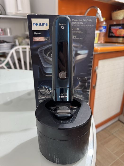 Продаю Электрическую бритву Philips Shaver 7000 Series