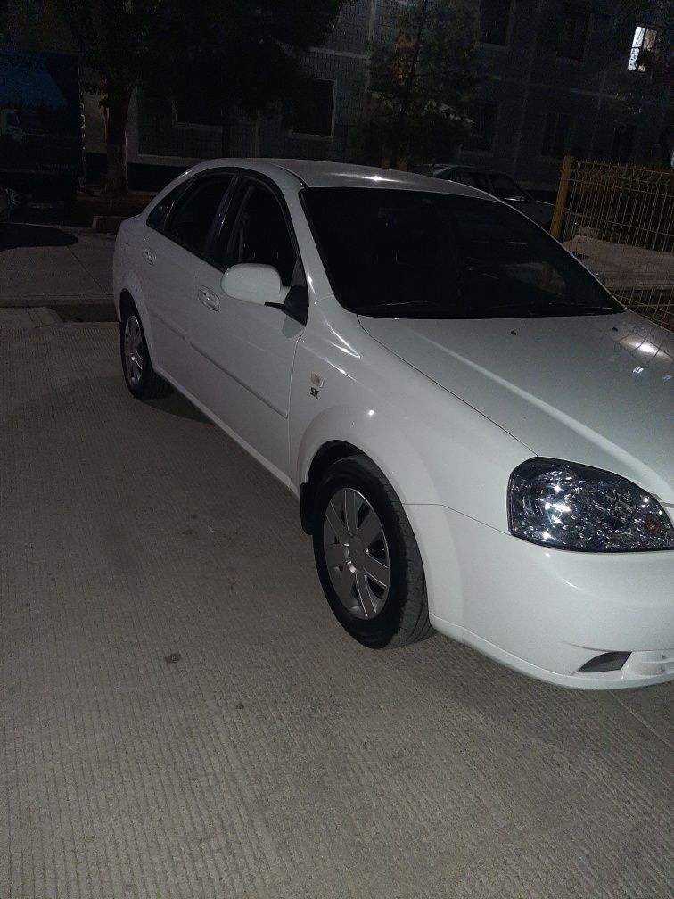 Srochna sotiladi Lacetti 1.8 2011 suyagi butun 2ta joyida bor tetik mo