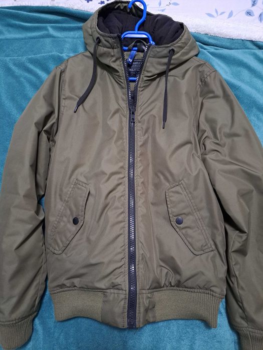 Vând geaca bărbați.