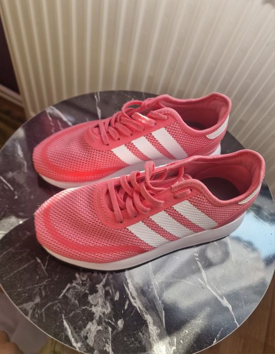Adidasi adidas roz 37