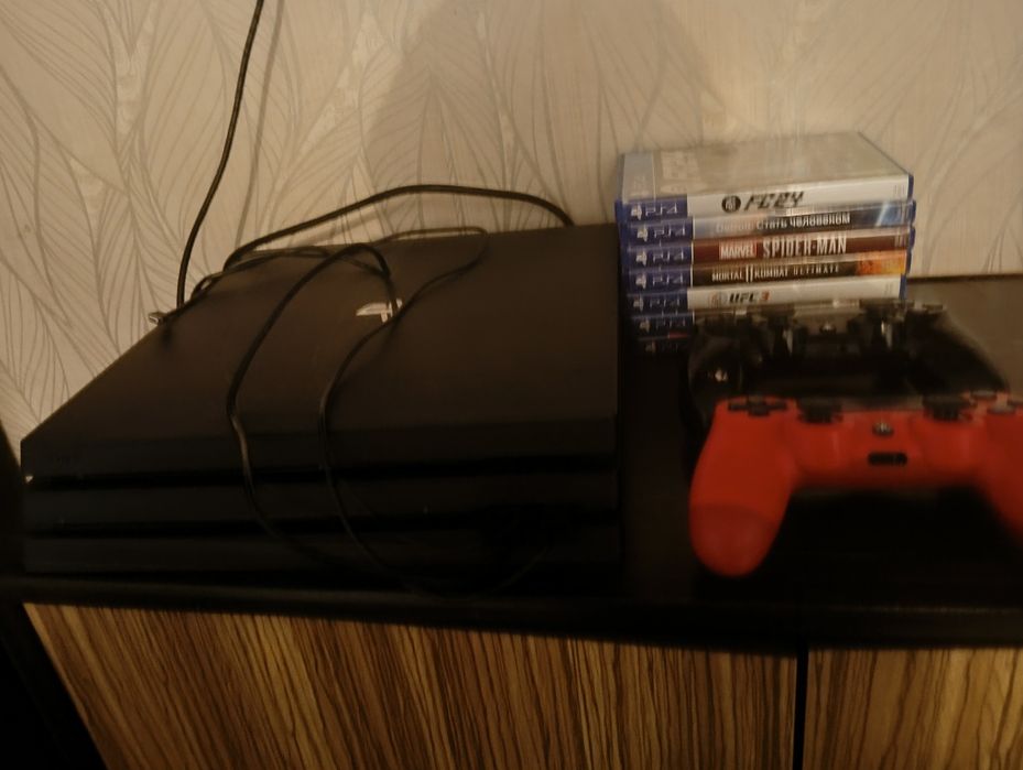 Ps 4pro 1tb продам срочно