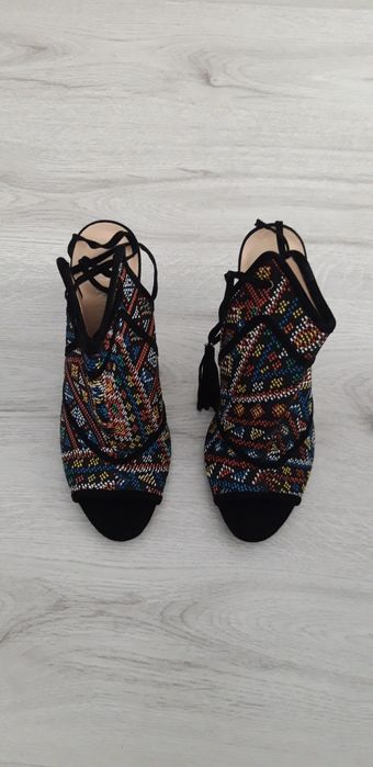 Sandale cu toc cui si snur marimea 36-37