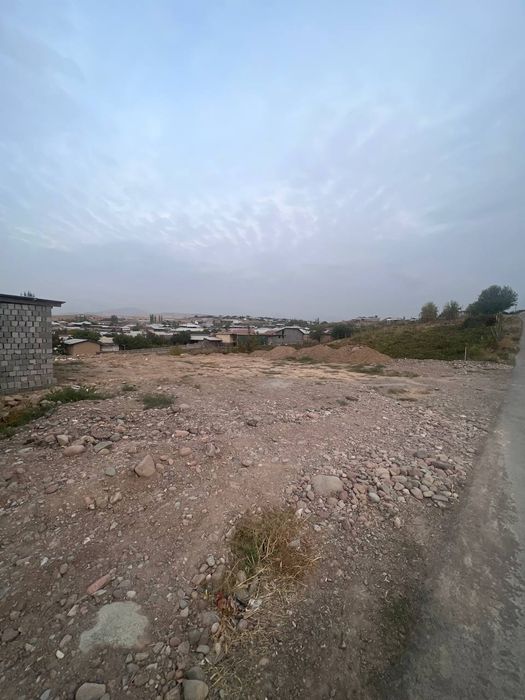 Паркент, Сурхи махалла. Метро утган енидан 6+2 соток