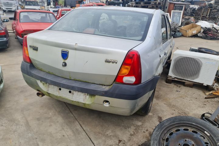 Bara fata Dacia Logan prima generatie