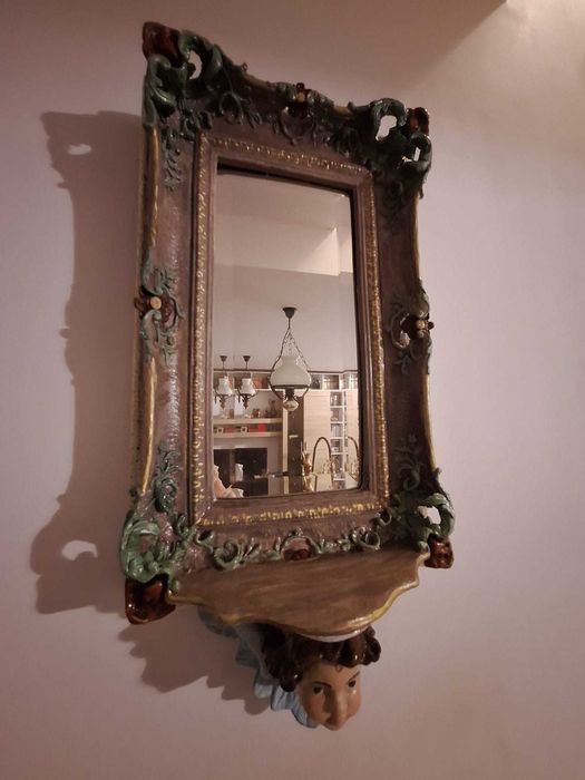 Oglindă vintage cu heruvim recondiționată manual, din rășină