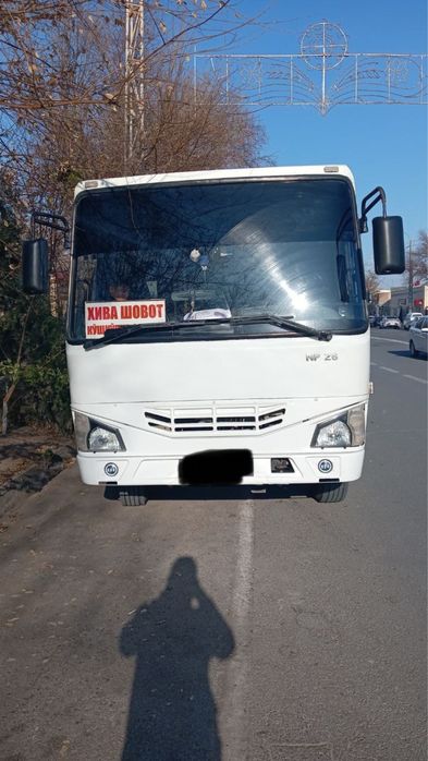 Isuzu avtobus sotiladi SROCHNI 2018 yil