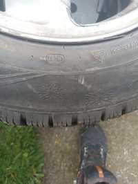 Зимни гуми със джанти за Мерцедес.